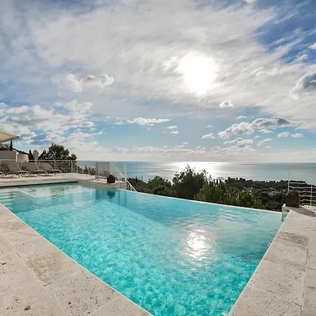 Luxurious In Hills *