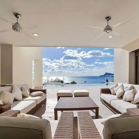 Luxurious In Hills Villa *