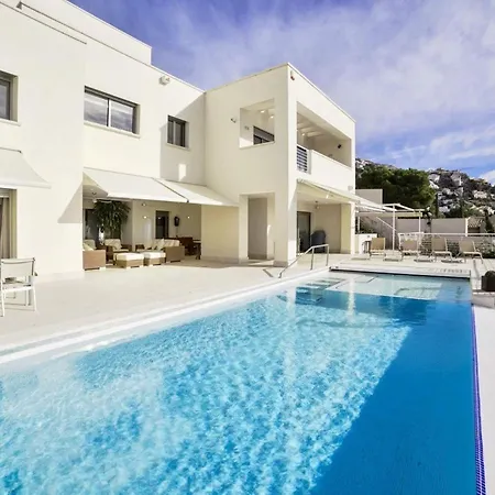 Luxurious In Hills